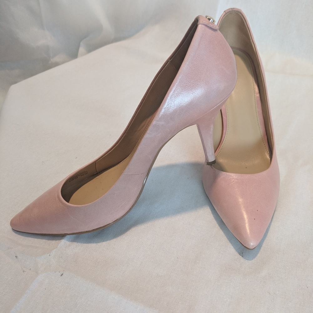 Michael Kors Light Pink Pointed Toe Pumps